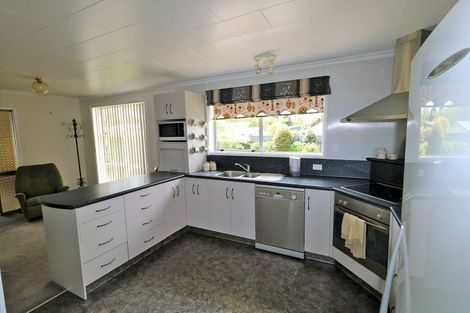 Photo of property in 26 Oberon Street, Stratford, 4332