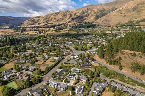 Photo of property in 11 Morrows Mead, Wanaka, 9305