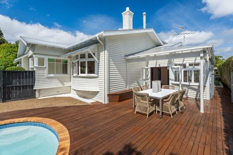 Photo of property in 1/118 Wheturangi Road, Greenlane, Auckland, 1051