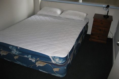 Photo of property in Terrace Tower Apartments, 4a/126 The Terrace, Wellington Central, Wellington, 6011