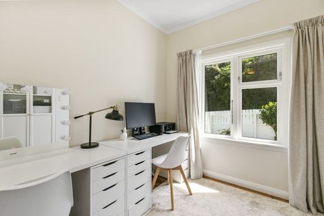 Photo of property in 121 Severn Street, Island Bay, Wellington, 6023