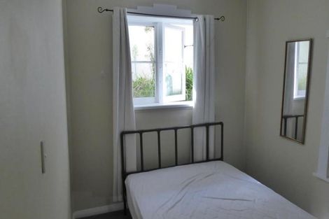 Photo of property in 10 Cavendish Square, Strathmore Park, Wellington, 6022