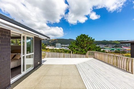 Photo of property in 9 Wairau Lane, Aotea, Porirua, 5024