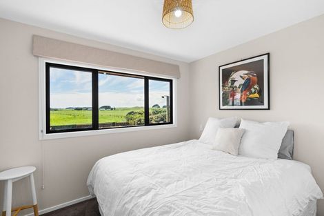 Photo of property in 7 Sand Dune Grove, Waikawa Beach, Manakau, 5573