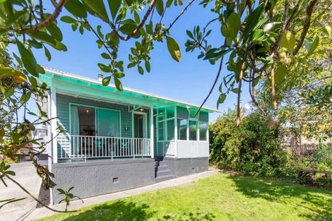 Photo of property in 1/80 Glengarry Road, Glen Eden, Auckland, 0602