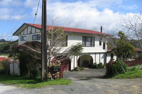 Photo of property in 15 Whaka Street, Maungaturoto, 0520