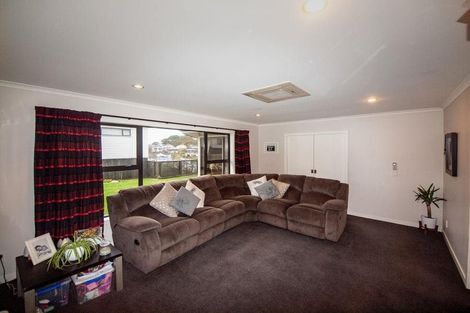 Photo of property in 194 Mclintock Street North, Johnsonville, Wellington, 6037