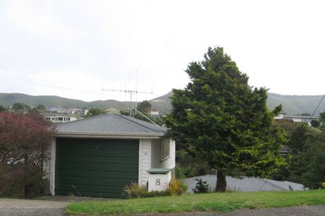 Photo of property in 8 Kereru Bend, Tawa, Wellington, 5028