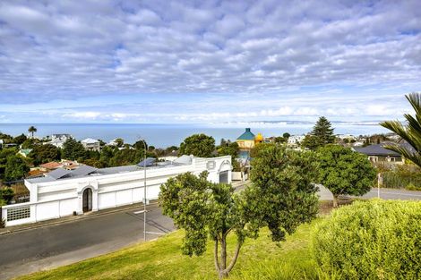 Photo of property in 27 Thompson Road, Bluff Hill, Napier, 4110