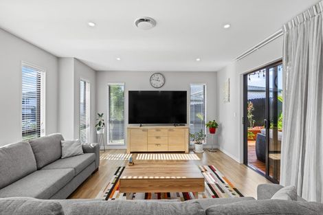 Photo of property in 61 Symes Drive, Red Beach, 0932