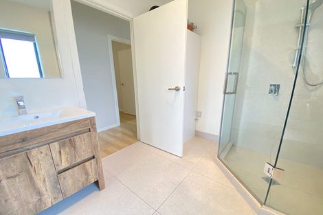 Photo of property in 5 Tawa Road, Te Atatu Peninsula, Auckland, 0610