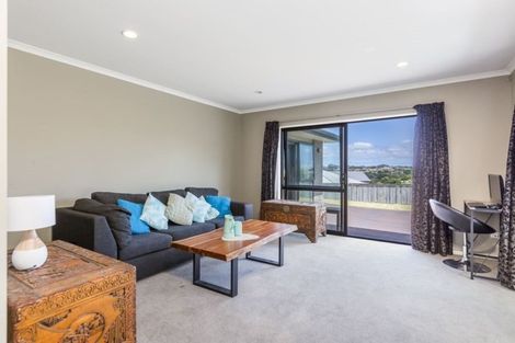 Photo of property in 131 Vipond Road, Stanmore Bay, Whangaparaoa, 0932