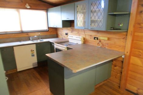 Photo of property in 21 Oriwa Street, Waikanae, 5036