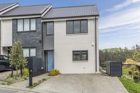 Photo of property in 16 Bee Lane, Whitby, Porirua, 5024