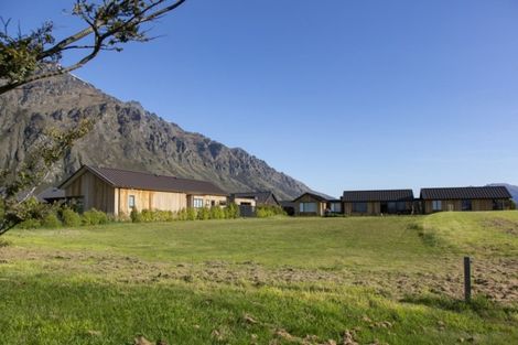 Photo of property in 10 Hovingham Court, Jacks Point, Queenstown, 9371