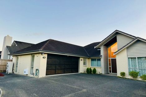 Photo of property in 5 Catlins Place, Fairview Heights, Auckland, 0632