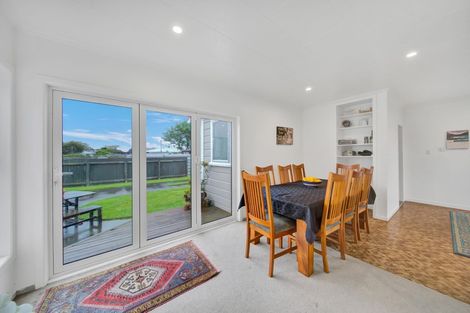 Photo of property in 65 Wilson Street, Hawera, 4610