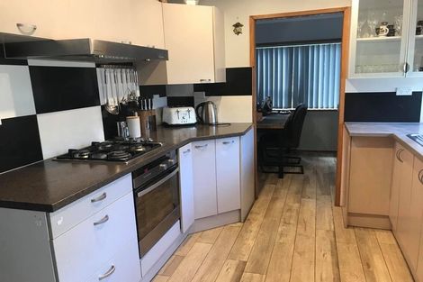 Photo of property in 16 Fitzherbert Avenue, West Harbour, Auckland, 0618