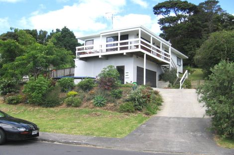 Photo of property in 10 Emery Grove, Bayview, Auckland, 0629