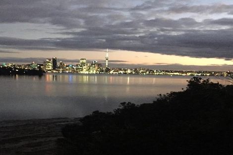 Photo of property in 41 Norwood Road, Bayswater, Auckland, 0622