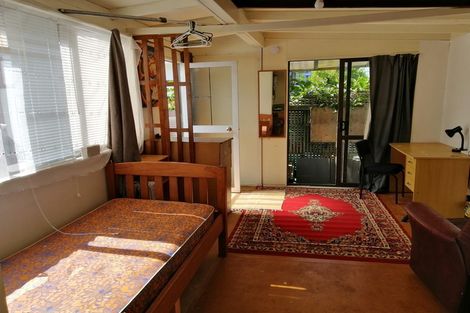 Photo of property in 2/328 East Coast Road, Sunnynook, Auckland, 0632