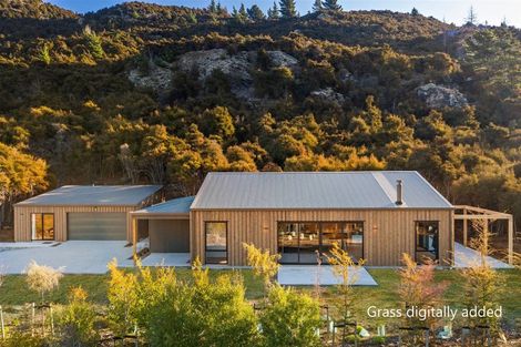 Photo of property in 10 Goldie Lane, Albert Town, Wanaka, 9305