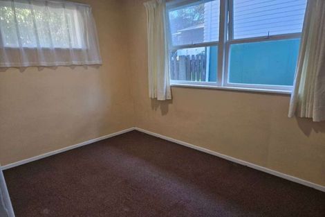 Photo of property in 11 Halberg Street, Glenfield, Auckland, 0629
