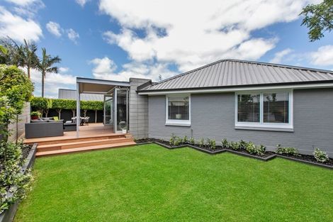 Photo of property in 76 Uxbridge Road, Cockle Bay, Auckland, 2014