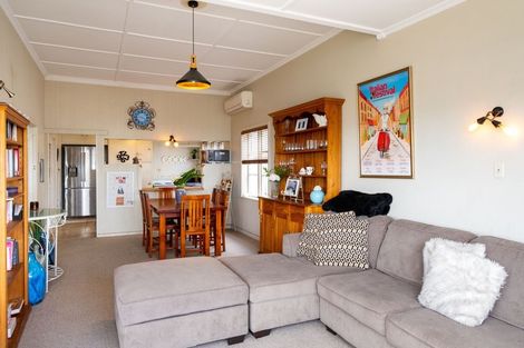 Photo of property in 6 Breakwater Road, Bluff Hill, Napier, 4110