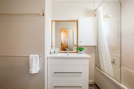 Photo of property in 2/27 Tama Street, Alicetown, Lower Hutt, 5010