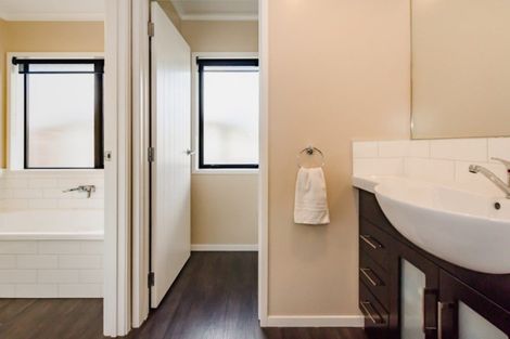 Photo of property in 18 Pearson Place, Paraparaumu, 5032