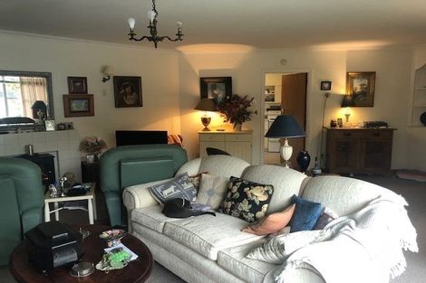 Photo of property in 2 Tyne Street, Carterton, 5713