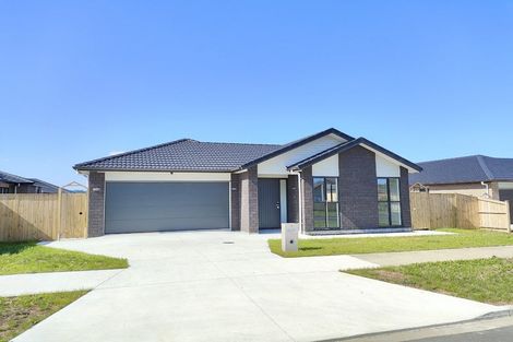 Photo of property in 8 Hoete Way, Tuakau, 2121