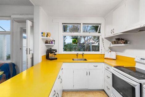 Photo of property in 104 Barbour Street, Waltham, Christchurch, 8011