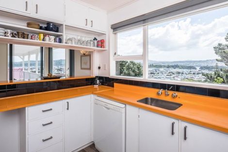 Photo of property in 8 Dallas Court, Miramar, Wellington, 6022