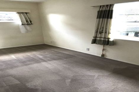 Photo of property in 13 The Rosebowl, Sunnyhills, Auckland, 2010