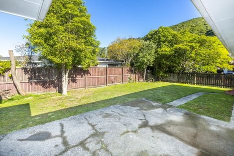 Photo of property in 14 Indiana Grove, Totara Park, Upper Hutt, 5018