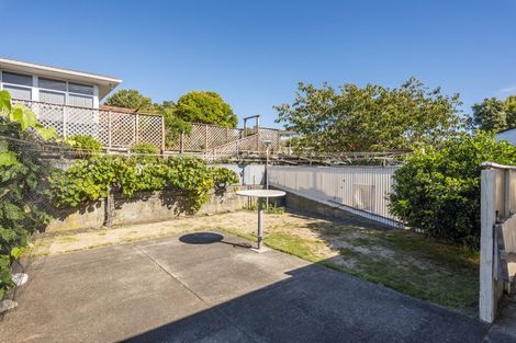 Photo of property in 50 Queens Road, Waikanae Beach, Waikanae, 5036