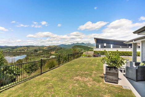 Photo of property in 17 Manatu Close, Whangamata, 3691