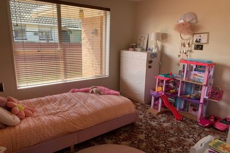 Photo of property in 64 Oakley Crescent, Hornby, Christchurch, 8042