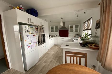 Photo of property in 214 Bridge Street, Eltham, 4322