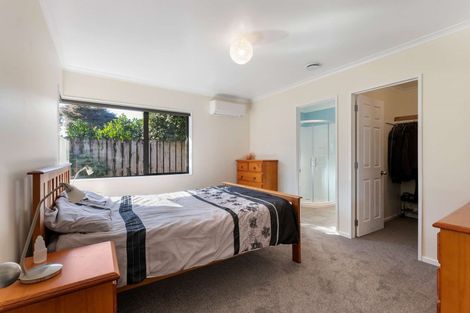 Photo of property in 2/172 Queen Street, Waiuku, 2123