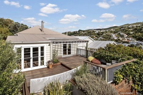 Photo of property in 14 Garfield Street, Brooklyn, Wellington, 6021