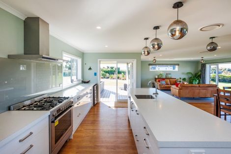 Photo of property in 21 Loveston Lane, Kelvin Grove, Palmerston North, 4470