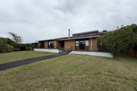 Photo of property in 10 Westpark Drive, West Harbour, Auckland, 0618