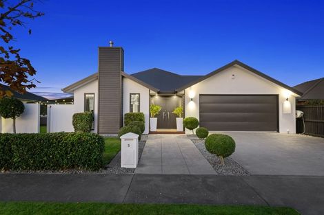 Photo of property in 5 Bernadette Street, Aidanfield, Christchurch, 8025