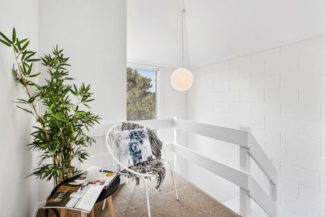 Photo of property in 116 Akaroa Drive, Maupuia, Wellington, 6022