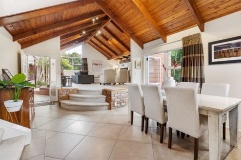 Photo of property in 2/154 Onewa Road, Northcote, Auckland, 0627