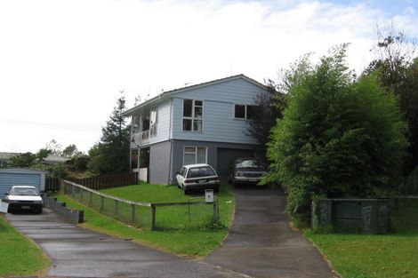 Photo of property in 6 Reinga Place, Massey, Auckland, 0614
