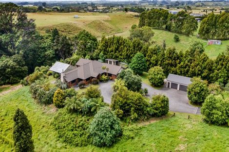 Photo of property in 271 Henwood Road, Paraite, New Plymouth, 4372